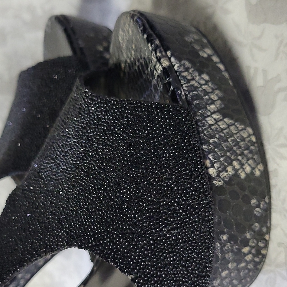 Heels - Picture 3 of 7